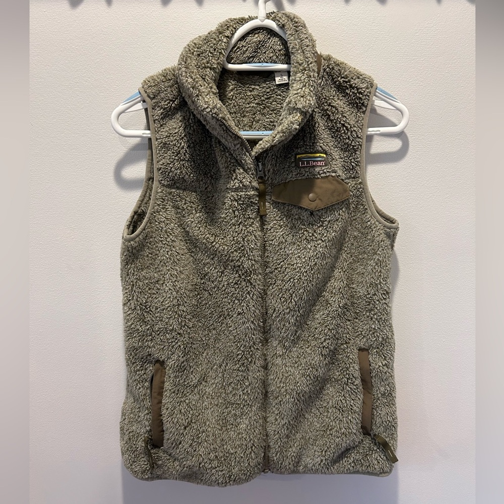 L.L. Bean Green Sherpa Vest S LIKE NEW